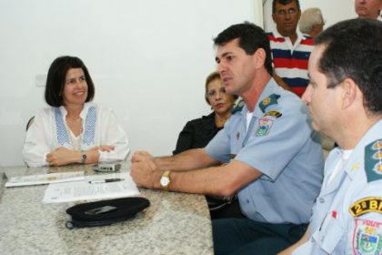14480-prefeita-renova-convenio-com-a-pm-para-aplicacao-do-proerd