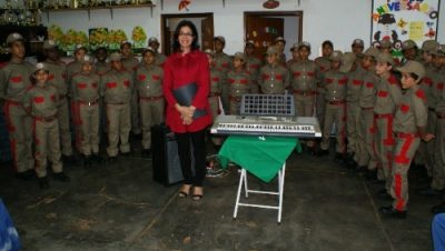 14490-bombeiros-do-amanha-homenageiam-maes-idosas