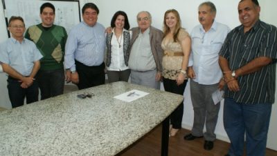 14583-prefeita-assina-termo-de-permissao-de-uso-de-espaco-publico