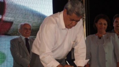 14590-prefeita-participa-da-solenidade-que-autoriza-as-obras-do-aquario-do-pantanal