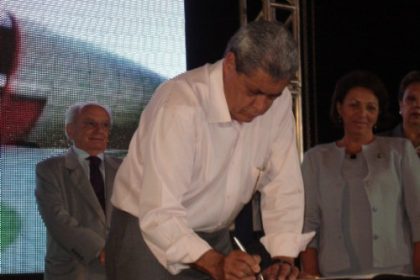 14590-prefeita-participa-da-solenidade-que-autoriza-as-obras-do-aquario-do-pantanal