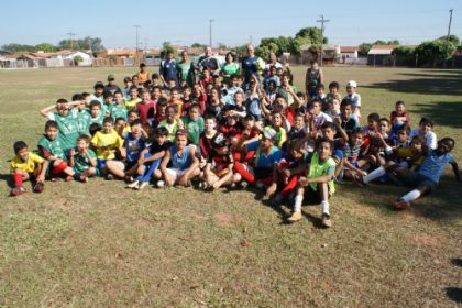 14639-marcia-moura-entrega-materiais-esportivos-doados-pela-fundesporte