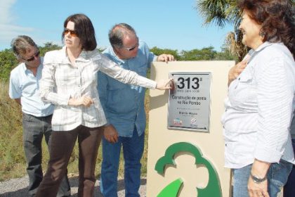 14651-prefeita-inaugura-ponte-sobre-rio-pombo-na-zona-rural-de-arapua