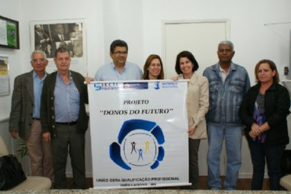 14657-sindicatos-entregam-manifesto-de-agradecimento-a-prefeita