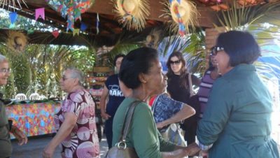 14727-idosos-de-arapua-participam-de-tarde-de-lazer