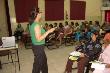 1479-sistema-positivo-apresenta-metodo-aos-educadores