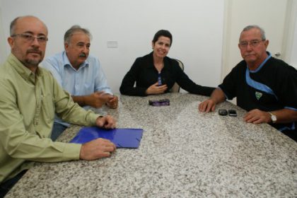 14805-prefeita-marcia-moura-garante-apoio-ao-misto-esporte-clube