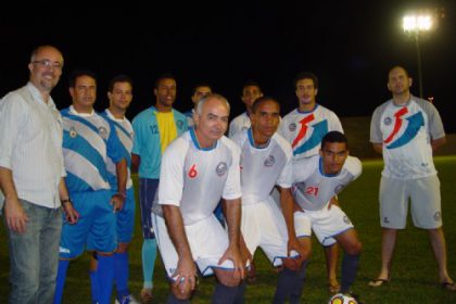 14929-equipe-de-futebol-de-servidores-ganha-novos-uniformes