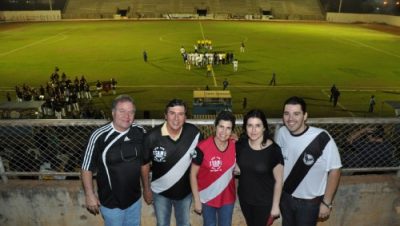 14994-marcia-moura-prestigia-jogo-entre-misto-e-colorado-de-caraapo