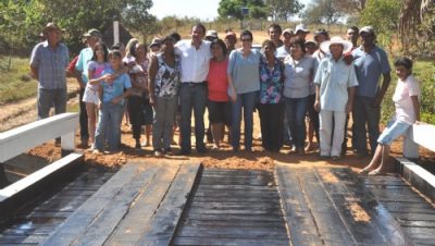 14996-prefeitura-investe-mais-de-r-298-6-mil-em-obras-na-zona-rural-do-municipio