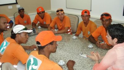 15108-prefeita-intervem-em-greve-e-garante-coleta-de-lixo-na-cidade