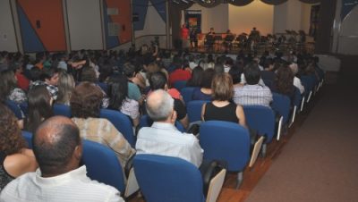 15153-publico-prestigia-apresentacao-da-banda-big-band-tom-jobim