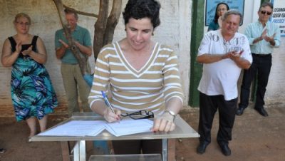 15155-prefeita-lanca-mais-obras-de-asfalto-no-vila-haro