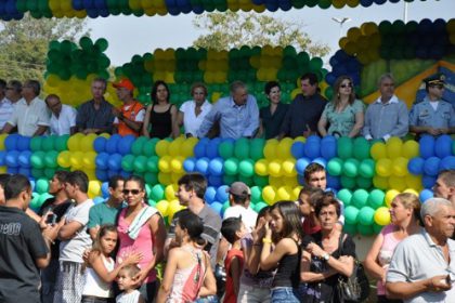 15159-prefeita-prestigia-desfile-da-independencia-e-inaugura-obras
