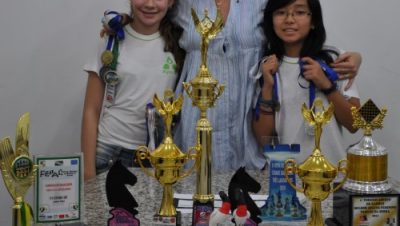 15168-prefeita-recebe-visita-de-enxadristas