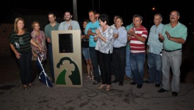 15184-administracao-municipal-entrega-iluminacao-publica-aos-moradores-do-jupia