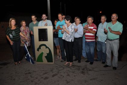 15184-administracao-municipal-entrega-iluminacao-publica-aos-moradores-do-jupia