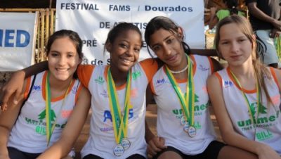 15220-equipe-feminina-de-atletismo-e-destaque-em-festival-de-dourados