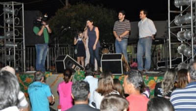 15265-aniversario-da-feira-noturna-foi-comemorado-com-muita-festa