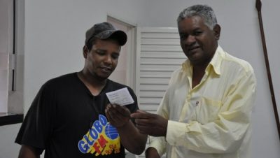 15291-servidor-publico-municipal-e-homenageado-pelo-exercito