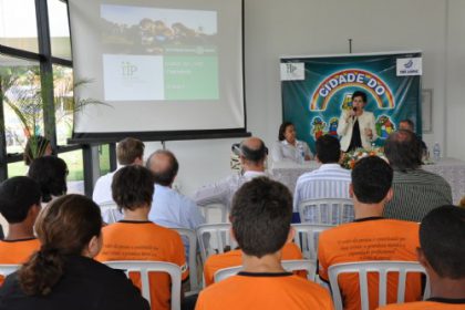 15296-prefeitura-apoia-projeto-de-incentivo-a-leitura