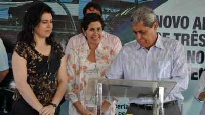 15304-prefeita-assina-convenio-para-construcao-do-receptivo-do-aeroporto