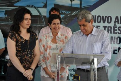 15304-prefeita-assina-convenio-para-construcao-do-receptivo-do-aeroporto