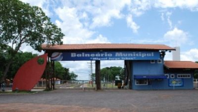 15676-balneario-municipal-e-uma-das-opcoes-de-lazer-para-as-ferias-escolares