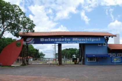 15676-balneario-municipal-e-uma-das-opcoes-de-lazer-para-as-ferias-escolares