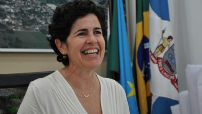 15856-prefeita-da-posse-a-servidores-da-educacao