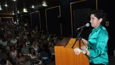 15868-prefeita-prestigia-abertura-da-semana-pedagogica
