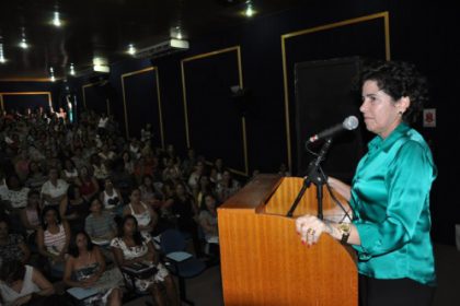 15868-prefeita-prestigia-abertura-da-semana-pedagogica