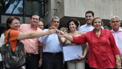 16091-tres-lagoas-recebe-veiculo-para-centro-de-atendimento-a-mulher
