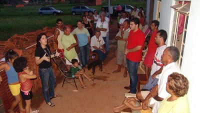 1615-prefeita-se-reune-com-moradores-do-jardim-caranda