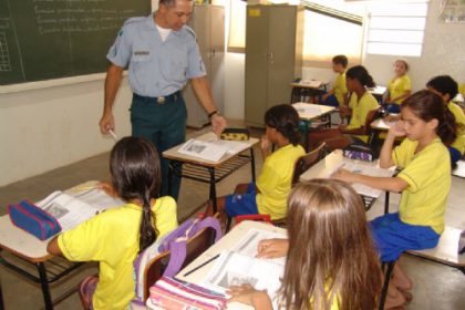 1630-proerd-leva-informacao-contra-as-drogas