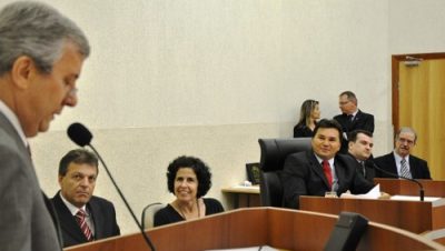 16406-prefeita-participa-de-sessao-solene-da-camara-municipal