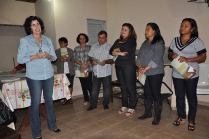 16573-prefeita-anuncia-asfalto-no-bairro-santa-rita
