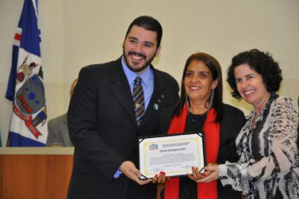 16769-prefeita-prestigia-sessao-solene-da-camara-municipal