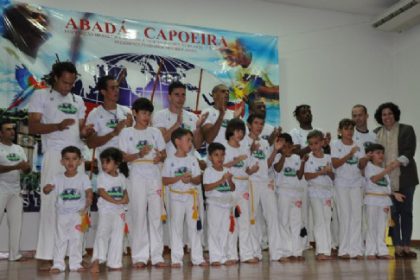 16796-prefeita-prestigia-batizado-e-troca-de-graduacao-de-capoeira