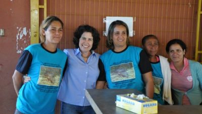 17042-prefeita-participa-de-limpeza-ecologica-no-rio-parana