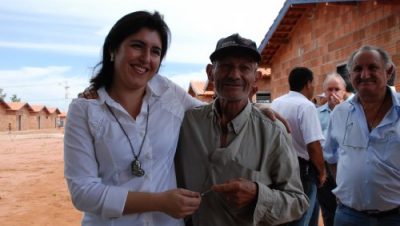1706-simone-viabiliza-o-sonho-da-casa-propria-para-60-familias