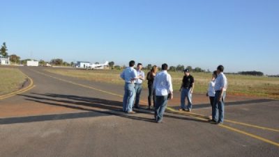 17149-tecnicos-vistoriam-implantacao-de-servicos-operacionais-no-aeroporto-municipal