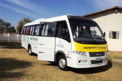 17220-abrigo-poco-de-jaco-recebe-doacao-de-micro-onibus