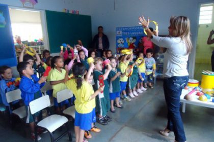 17351-departamento-de-cultura-entrega-kit-pedagogico-de-musicalizacao-infantil