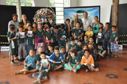 17354-esculturas-com-lixo-reciclaveis-estarao-expostas-ate-dia-30