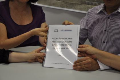 17375-prefeitura-entrega-nomes-dos-selecionados-para-receberem-moradias-populares