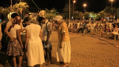 17447-populacao-prestigia-atracoes-do-cinearte-sarau