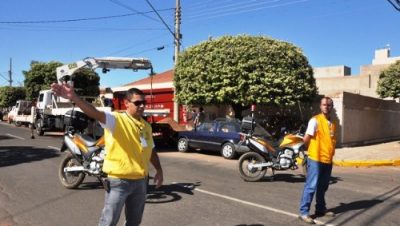 17455-agente-municipal-de-transito-tambem-pode-autuar-condutores