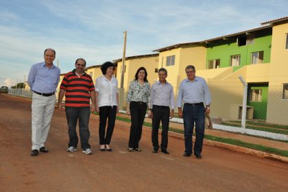 19349-visita-ao-conjunto-habitacional