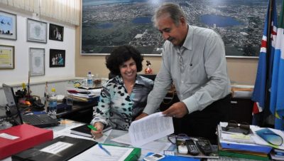 19770-prefeita-marcia-moura-despacha-com-secretario-walmir-arantes